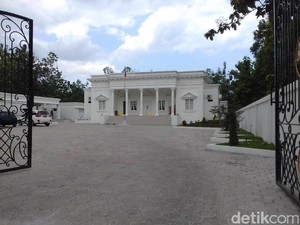 Istana di Wonogiri Bernama Istana Parnaraya