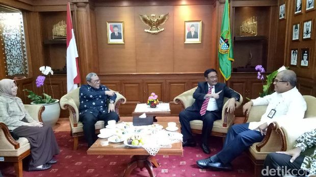 Naik Kereta ke Bandung, Djarot dan Aher Sepakat Kelola Blok Migas