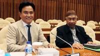 Pansus Angket mengundang ahli hukum tata negara Yusril Ihza Mahendra untuk menanyakan objek hak angket pada tanggal 10 Juli. Yusril menyebut, KPK adalah lembaga eksekutif sehingga dapat menjadi objek hak angket berdasarkan UU MD3. (Foto: Lamhot Aritonang)