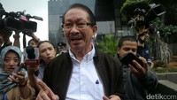 Taufiq yang juga mantan Menteri Pendayagunaan Aparatur Negara, datang lebih dulu sekitar pukul 09.28 WIB.
