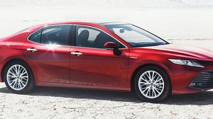 Camry Terbaru Irit Banget