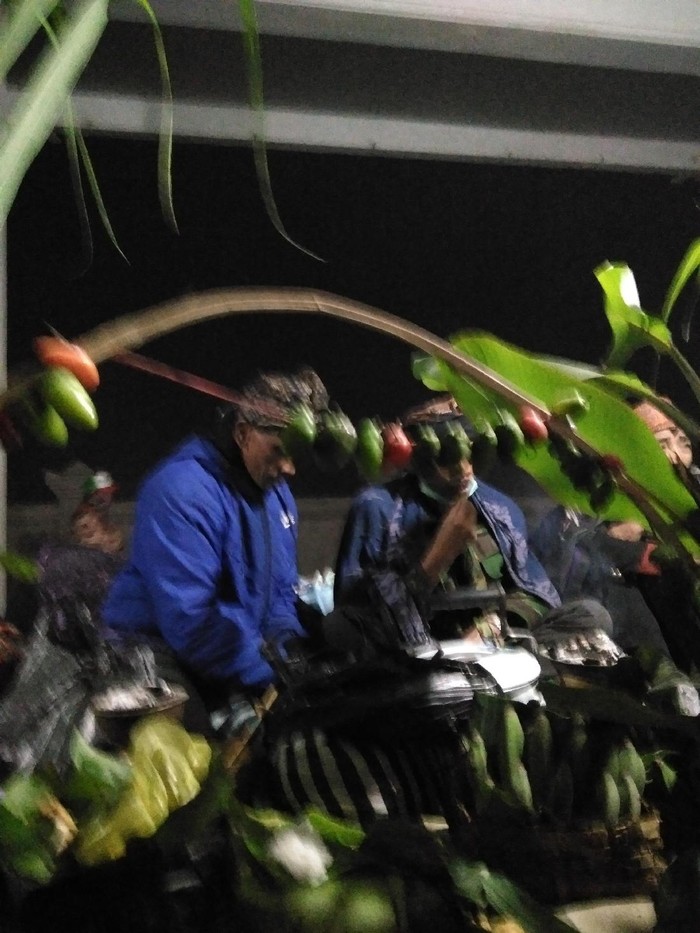 Mengikuti Ritual Warga Tengger Bromo