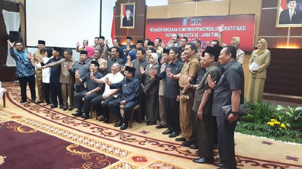 Seluruh bupati dan wali kota se-Jawa Timur menghadiri acara ini