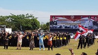 Selain upacara parade, dalam upacara peringatan hari Bhayangkara Ke-71 ini juga dilaksanakan simulasi dan peragaan tarian Kebinekaan yang mencerminkan persatuan dan kesatuan di wilayah hukum Polda Kalsel.  Foto: dok Polda Kalsel