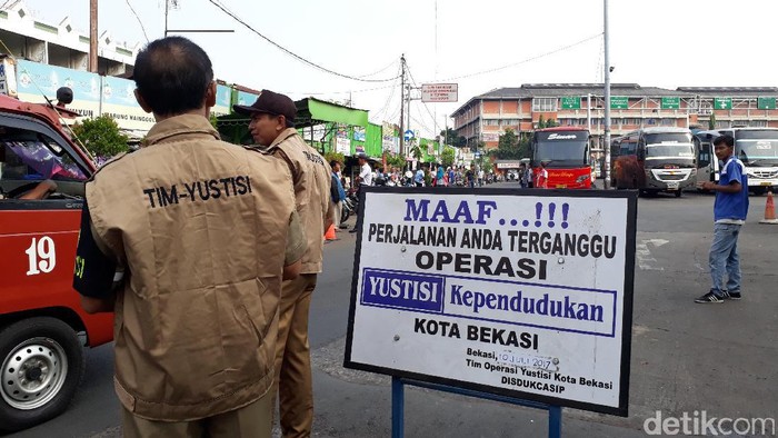 Warga Asal Korsel Terjaring Razia Yustisi di Terminal Bekasi