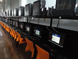 Melongok Game Center Bertenagakan 113 Komputer di Bekasi