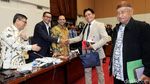 Yusril dan Pansus Angket Rapat Bahas Posisi KPK