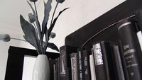Biaya per malam menginap di The Black & White Room mulai dari 160 Euro atau sekitar Rp 2,4 juta. Hotelnya berjarak sekitar 1 jam dari Praha, ibukota negara Republik Ceko (Chateau Trebesice)