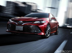 Wajah dan Jeroan Anyar Sedan Toyota Camry, Irit Banget 33,4 Km/Liter