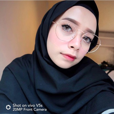 Kacamata Kekinian Wanita Hijab 2019