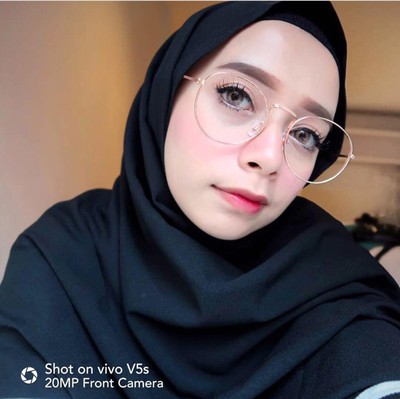 20+ Ide Model Kacamata Minus Terbaru Untuk Wanita Berjilbab