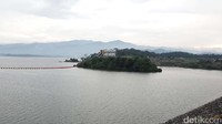Waduk Jatigede akan difungsikan sebagai pusat pengairan untuk 90.000 hektar lahan pertanian produktif di Cirebon, Indramayu dan Majalengka.