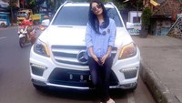Ini juga mobil mewah berjenis SUV putih yang kata Sarita diklaim pula oleh Jennifer Dunn. Foto: Dok.pri