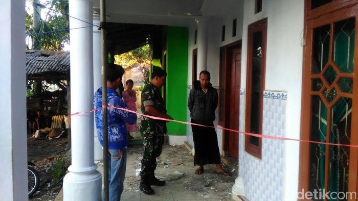 Rumah Warga di Bondowoso Diteror Bom