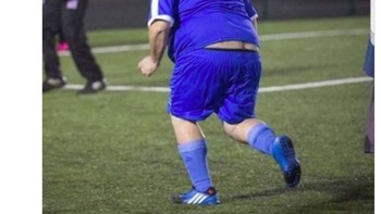 Ada netizen membuat meme ini, menggambarkan kondisi Rooney sudah tidak fit. Foto: istimewa