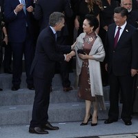 Peng Liyuan Ibu Negara China di Hamburg, Jerman (Photo by Sean Gallup/Getty Images)