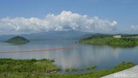 Air yang menggenangi waduk terbesar kedua di Indonesia ini pun sudah bisa dimanfaatkan untuk berbagai kebutuhan.