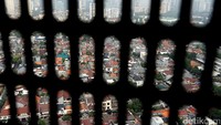 Kawasan pemukiman padat tersebar di daerah Pejompongan, Bedungan Hilir, Tanah Abang, Jakarta Pusat.