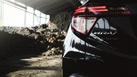 Honda HR-V Black Edition ini tampil lebih garang dengan nuansa serba hitam. Foto: Carscoops