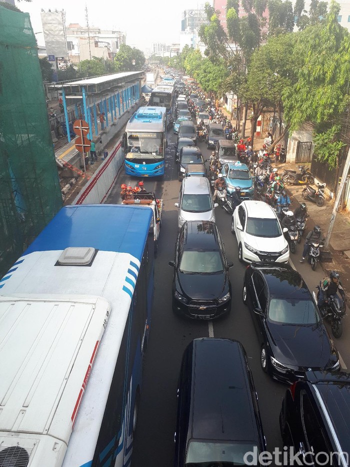 Pagi Ini, Jakarta Mulai Tunjukkan Wajah (Kemacetan) Aslinya