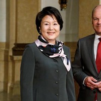 Kim Jung-Sook Ibu Negara Korea Selatan di Hamburg, Jerman (Photo by Friedemann Vogel - Pool/Getty Images)