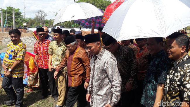 Guru illustration. 100 гуру. 100 гуру. Индия фон. 100 гуру.