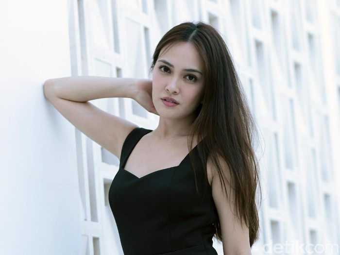 Kontroversi Shandy Aulia di Luar Pengakuan Jalani 2 Agama