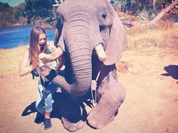 Putri Steve Jobs Makin Cantik & Hobi Pacaran