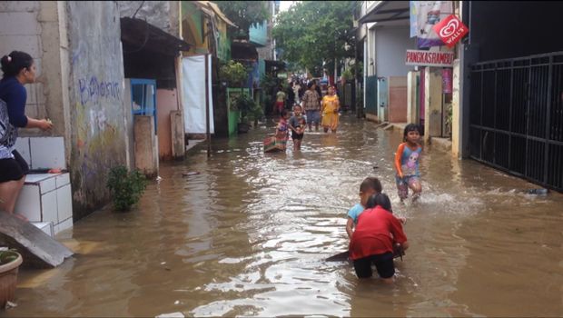 Banjir melanda 6 RT di Cipinang Melayu.