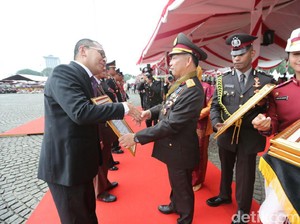 Punya 300 CCTV, Wali Kota Makassar Dapat Penghargaan dari Kapolri