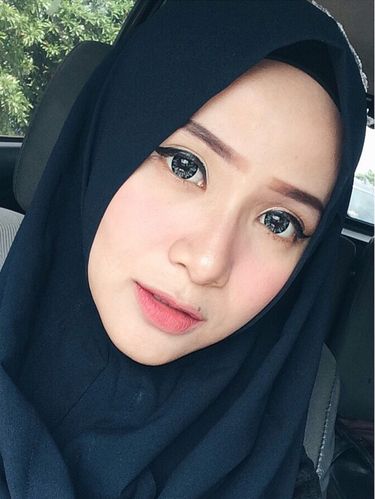Foto: Ini Cara Pakai Blush On yang Tren di Kalangan Hijabers