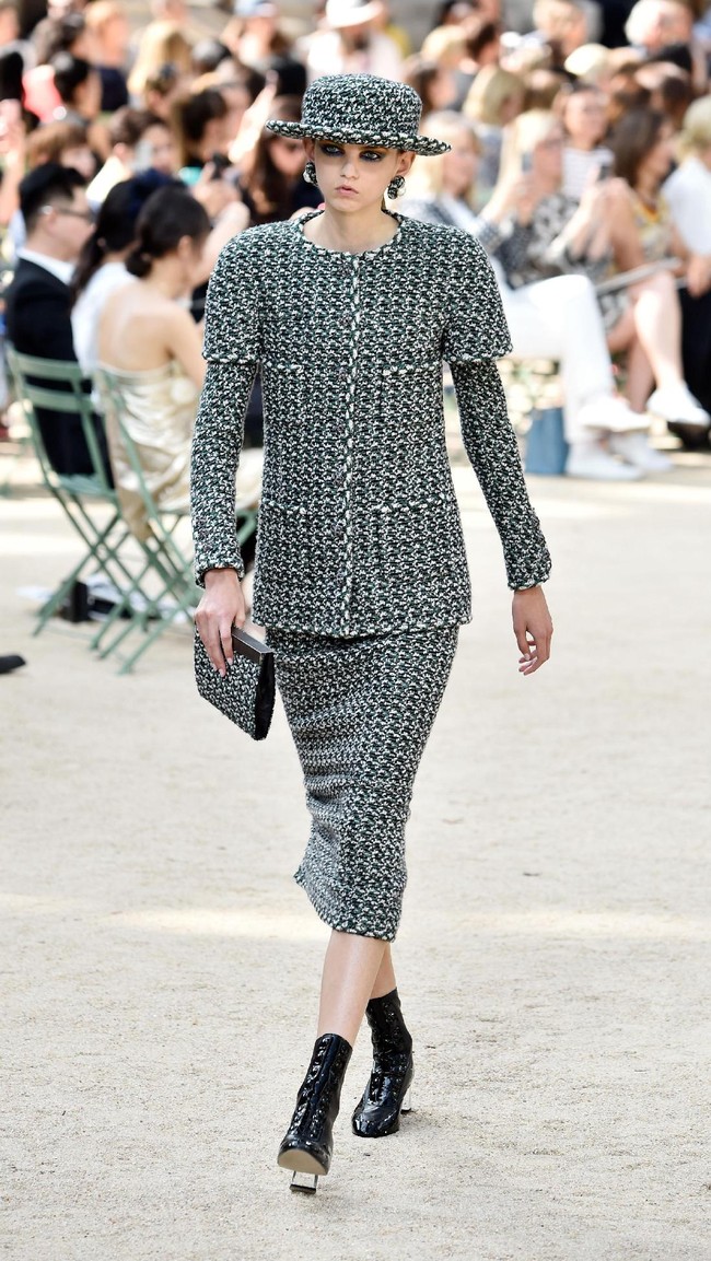 A model walks the runway during the Chanel Haute Couture Fall/Winter 2017-2018 show as part of Haute Couture Paris Fashion Week on July 4, 2017 in Paris, France.  (Photo by Pascal Le Segretain/Getty Images)