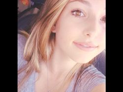 Putri Steve Jobs Makin Cantik & Hobi Pacaran