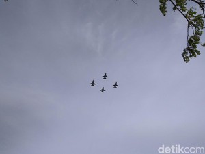4 Pesawat Tempur F-16 Meriahkan HUT Bhayangkara di Aceh