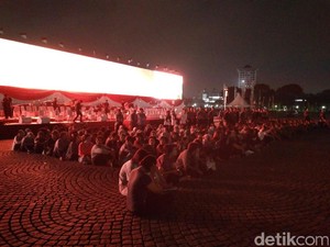 Jelang Upacara HUT Bhayangkara, Brimob Latihan Menari di Monas