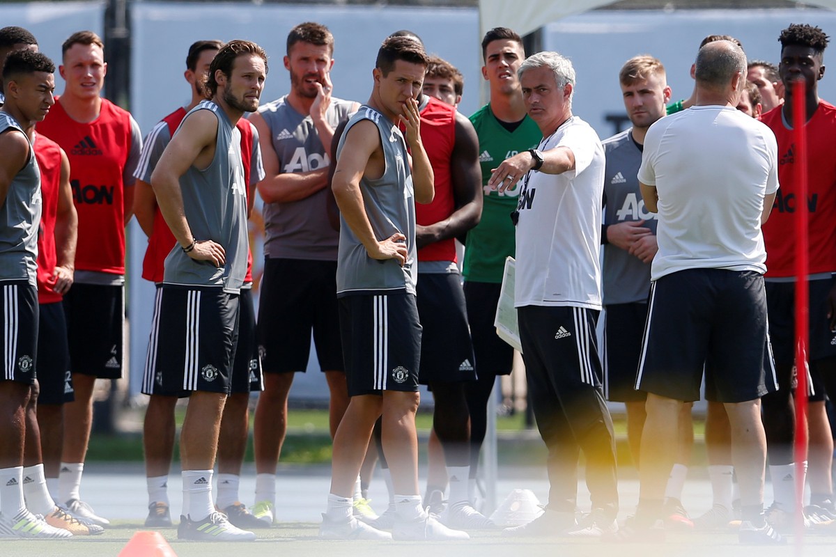 Mourinho belum cukup dengan kedatangan Romelu Lukaku dan Victor Lindelof. Foto: REUTERS/Lucy Nicholson