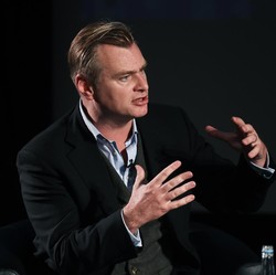 Bukan Horor, Christopher Nolan Takut Film Komedi Romantis: Salah Satu Hal Tersulit