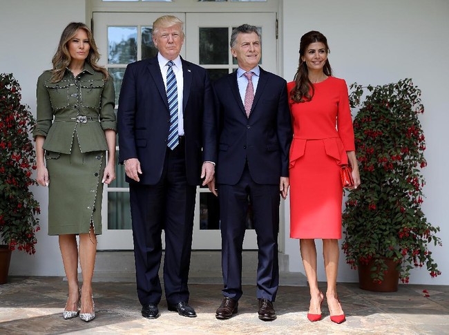 Sebagai ibu negara yang hidup di era digital, Juliana terbilang aktif di Instagram. Di akun resminya, @juliana.awada, yang kini memiliki hampir satu juta follower, ia kerap mengunggah foto-foto kegiatannya. (Foto: Getty Images)