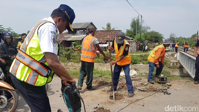 17 Perlintasan Kereta Api di Kota Serang Tanpa Palang Pintu