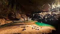 Di dalam gua kita bisa berkemah. Ini merupakan lokasi berkemah paling spektakuler di Asia!(Alesha Bradford/CNN Travel)