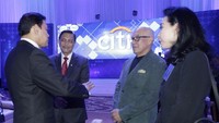 Tampak hadir Menkopolhukam Luhut B. Panjaitan berbincang dengan Peter F Gontha. Foto: dok. Citi Indonesia