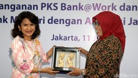 Melalui ID Card co branding tersebut, karyawan Jasindo dapat memanfaatkan untuk berbagai transaksi non tunai layanan sehari-hari seperti di tol Jabodetabek, busway, retail merchant, SPBU, secure parking, bahkan produk KPR, KTA dan tempat rekreasi. 