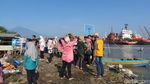 Foto: Pantai Kejawanan yang Lagi Naik Daun di Cirebon