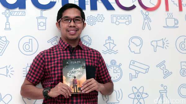 Ngobrol Seru Bareng Ahmad Fuadi Ngobrol Seru Bareng Ahmad Fuadi
