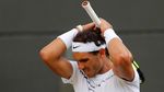 Mereka yang Tertunduk di Lapangan Wimbledon