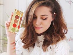 Kemesraan YouTuber Terkaya dan Pacar Cantiknya