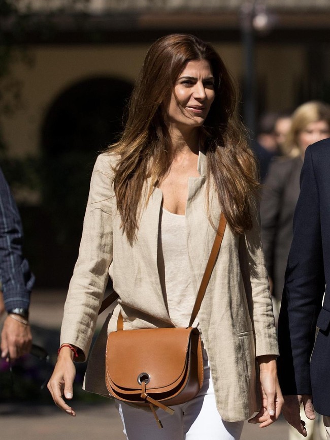 Sebelum menikah dengan Mauricio pada 2010, Juliana dikenal sebagai seorang pebisnis di bidang tekstil. Ia juga aktif di berbagai kegiatan sosial. (Foto: Getty Images)