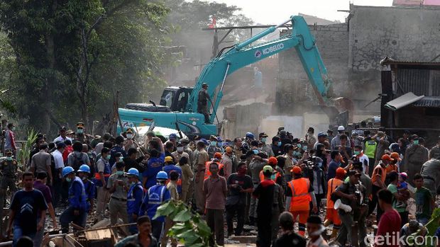 Gugatan 'Menggusur untuk Normalisasi Sungai ala Ahok' Tak Diterima