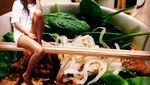 Celebrities in Ramen, Foto-foto Unik Selebriti Berendam dalam Kuah Ramen