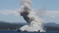 Satuan Tugas Pemberantasan Penangkapan Ikan Secara Ilegal (Satgas 115) juga telah meningkatkan koordinasi dengan Polisi, TNI, Bakamla, Kejaksaan, dan Kementerian Kelautan Perikanan. Peningkatan koordinasi perlu dilakukan untuk menekan kasus illegal fishing di laut Indonesia. Rachman Haryanto/detikFoto.